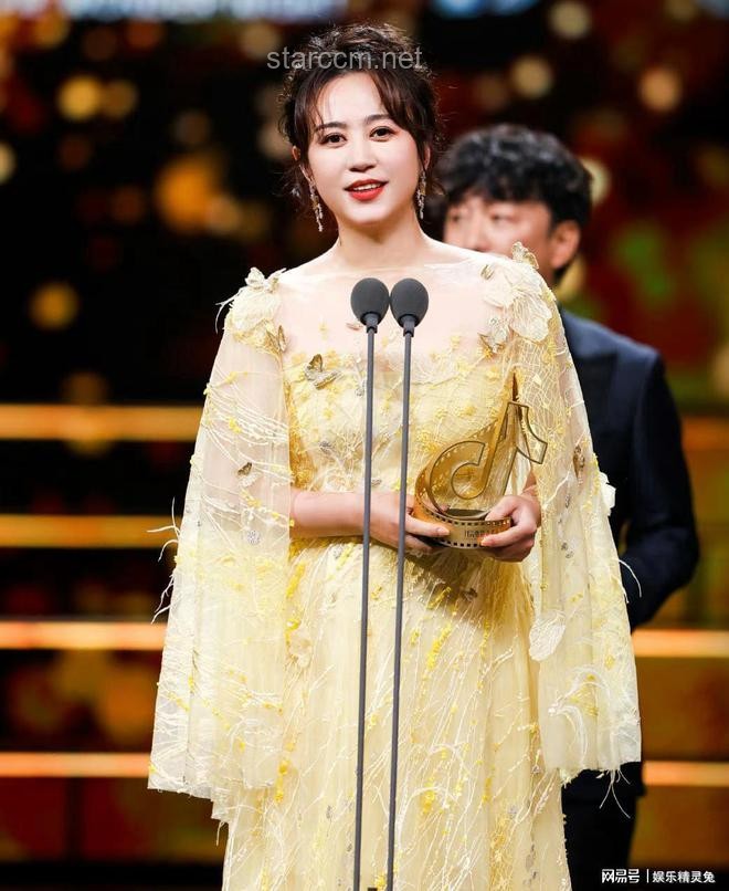 如何全面评价马丽在电影《水饺皇后》中的突破性表演？